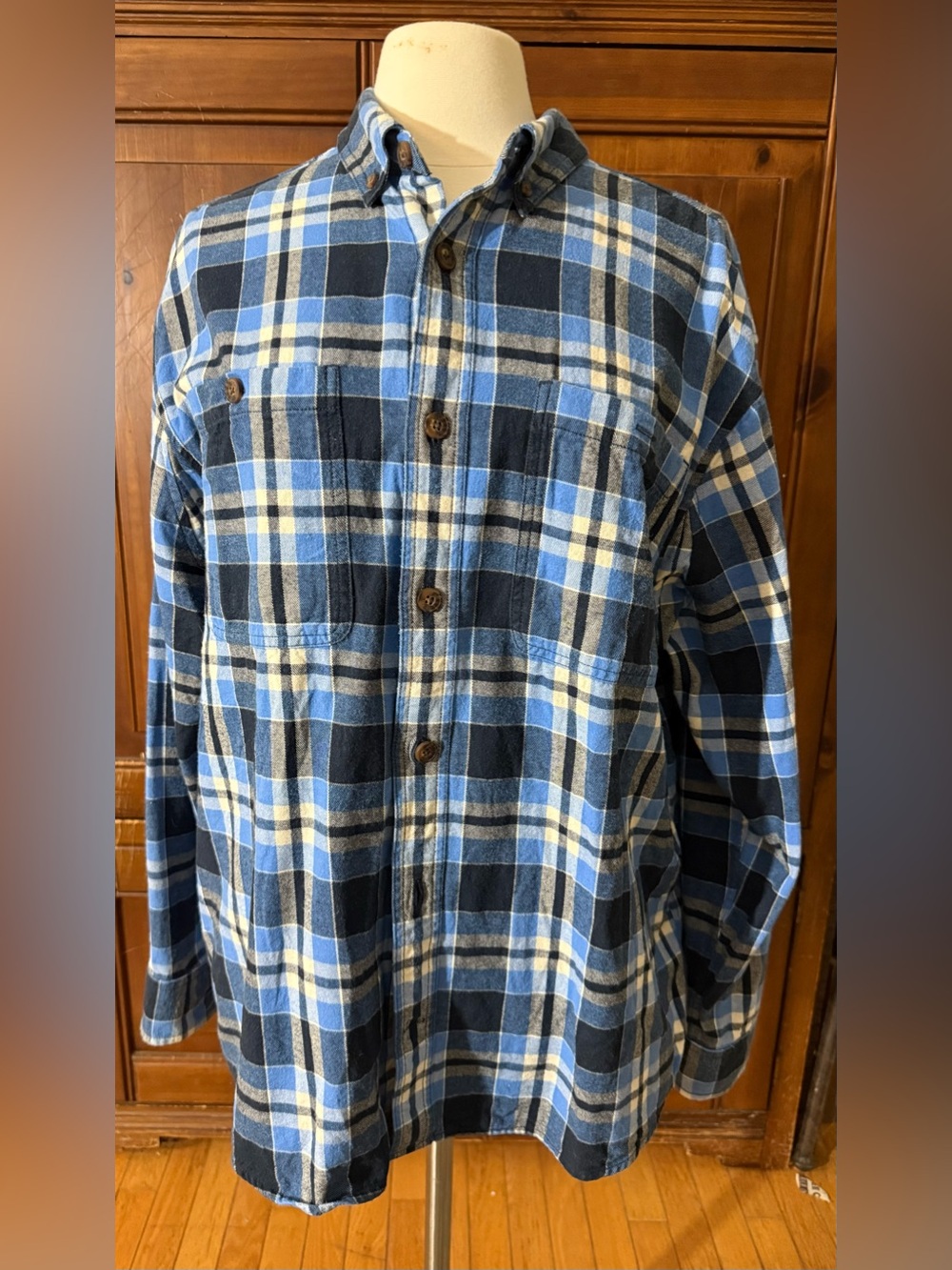 Duluth Trading Co. Blue Plaid Free Swingin' Flannel Large